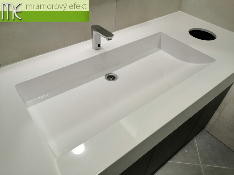 Auftrag der 16 Waschtischen auf Mass für das Administrativzentrum in