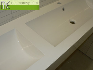 Zentrum der gegenwärtigen Kunst NEW DOX, Prag - Holešovice   weisse Waschrinnen Flexible60 in die Nischen
